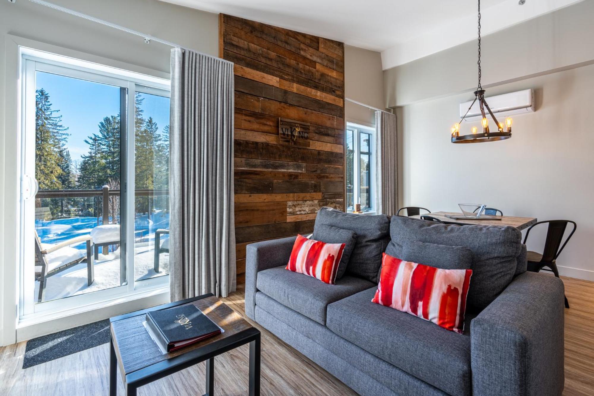 Le Viking Resort Sainte-Marguerite-du-Lac-Masson Экстерьер фото